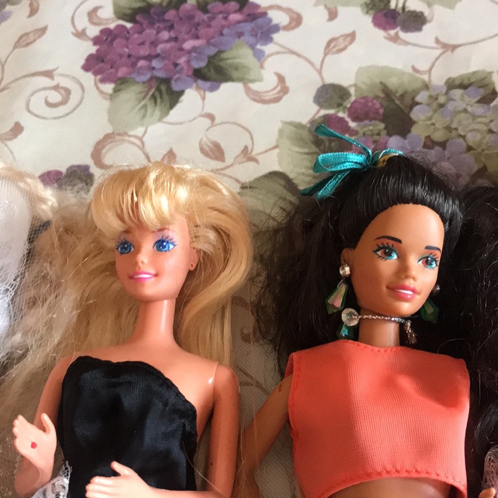 GROUP OF  SEVEN BARBIE’S 1990s (WILL SELL SEPARATELY ) or bundled. - Picture 14 of 16